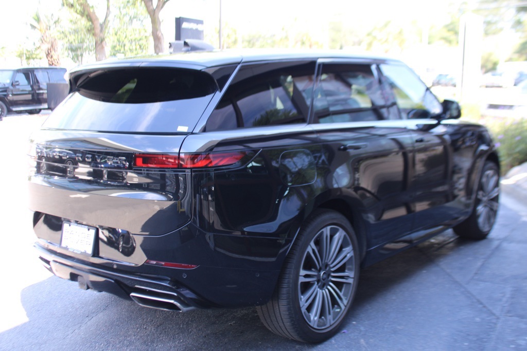 2023 Land Rover Range Rover Sport SE photo 6