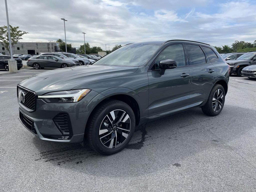 2026 Volvo XC60 B5 Core photo 24