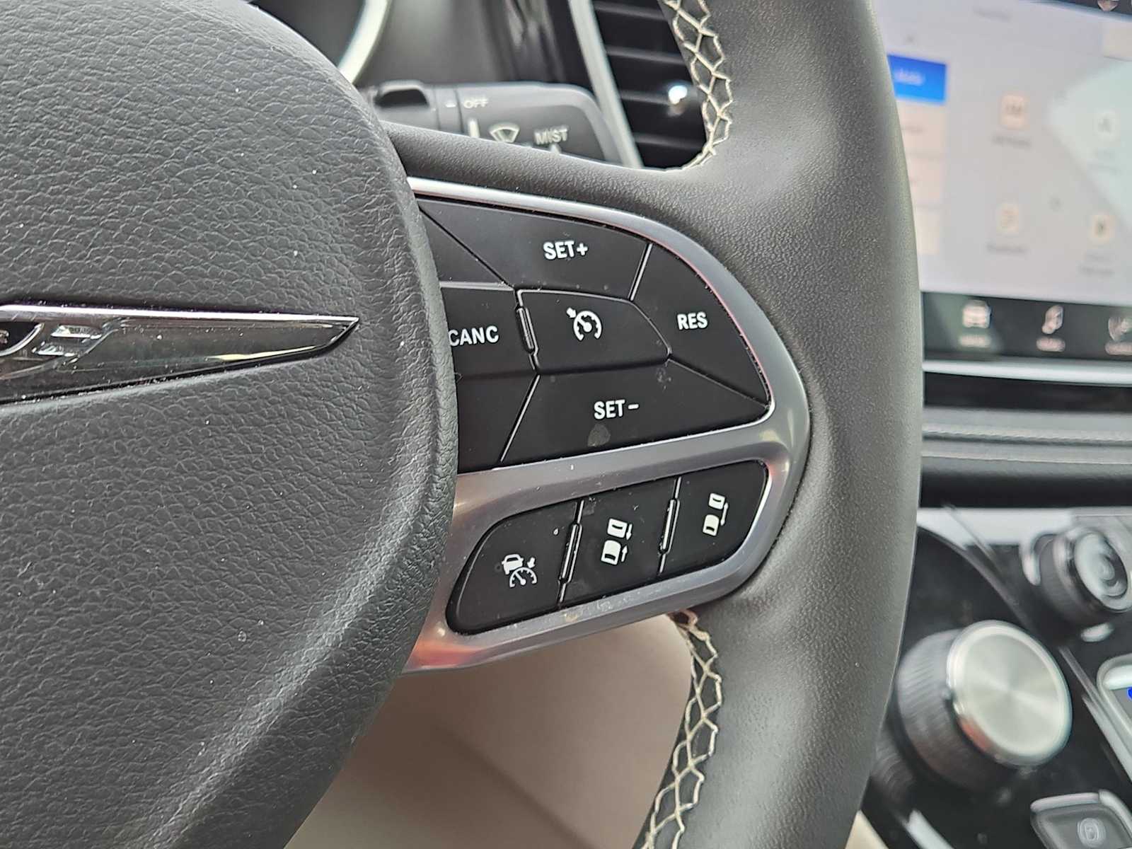 2023 Chrysler Pacifica Touring L photo 48