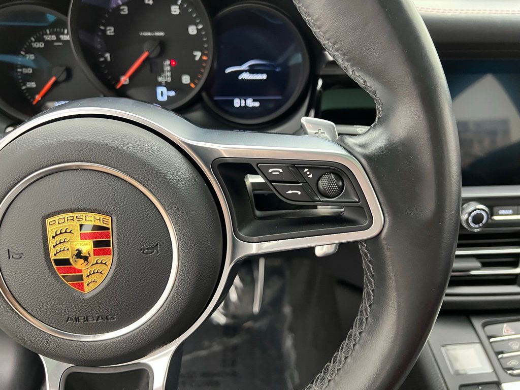 2021 Porsche Macan Base photo 19