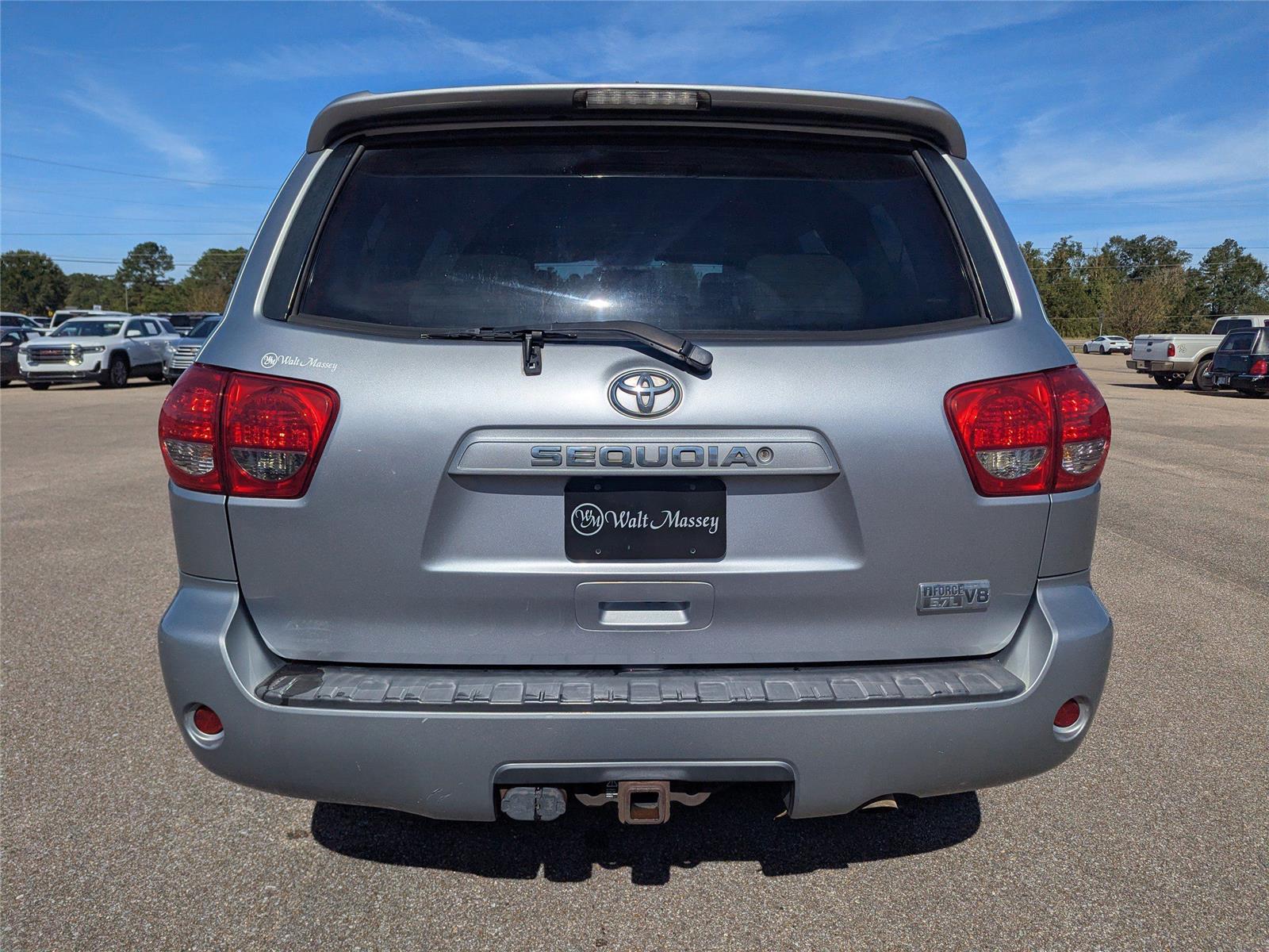 2013 Toyota Sequoia SR5 photo 4