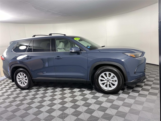 2024 Toyota Highlander Hybrid XLE photo 9