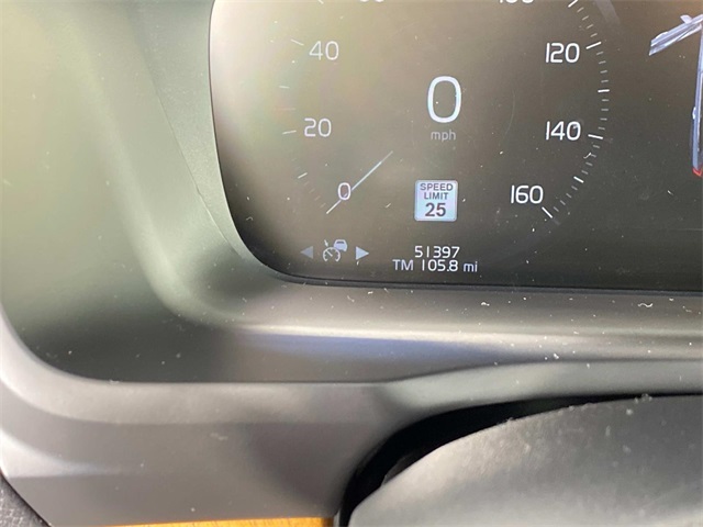 2022 Volvo XC90 T6 Momentum photo 17