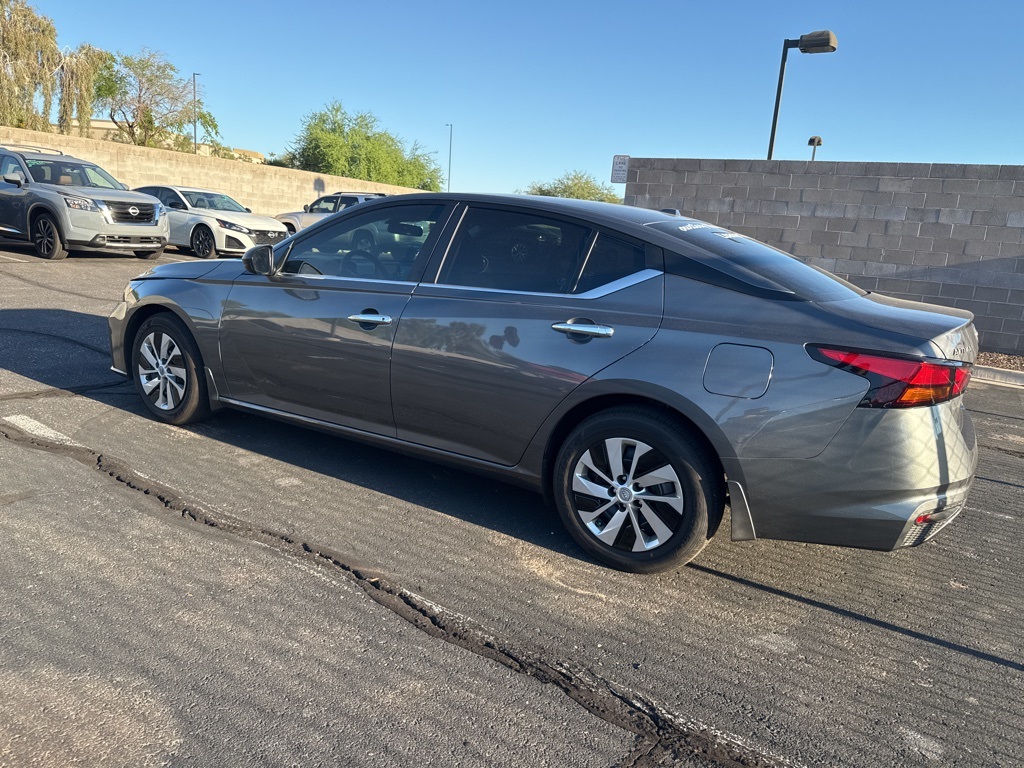 2025 Nissan Altima 2.5 S photo 2