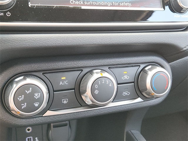 2025 Nissan Versa S photo 12