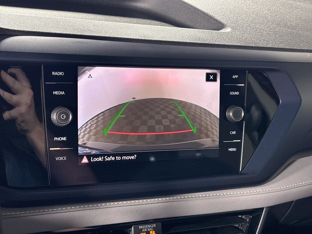 2024 Volkswagen Taos SE photo 16
