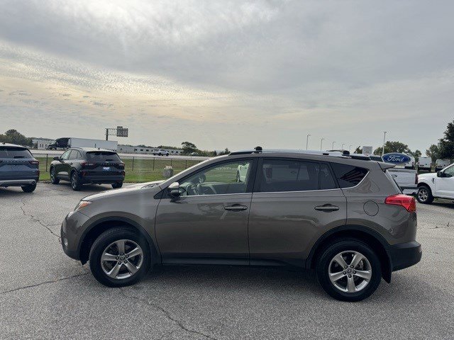 2015 Toyota RAV4 XLE photo 4