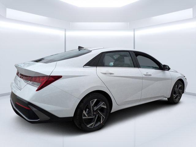 2025 Hyundai Elantra SEL Convenience photo 3