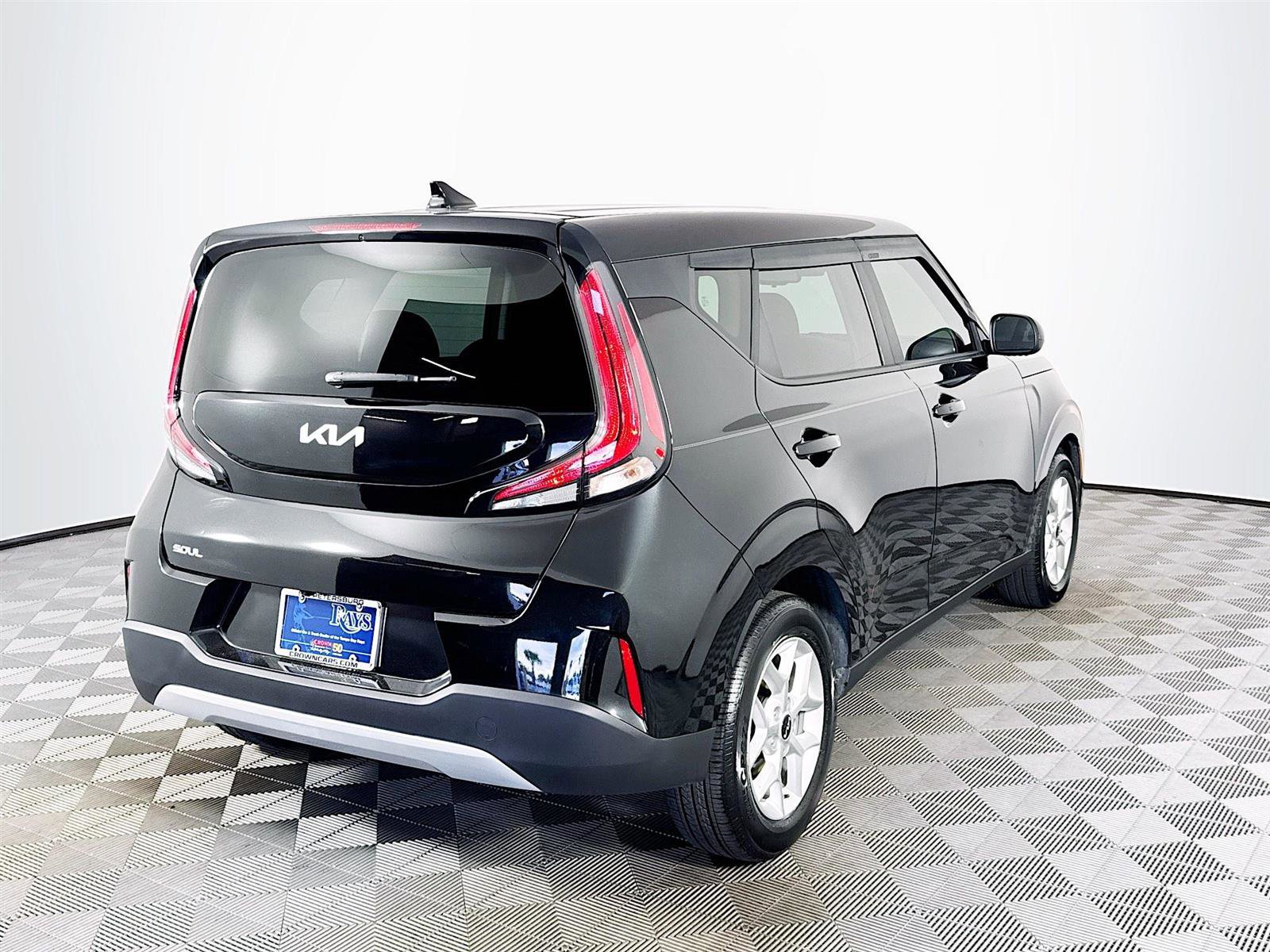 2023 Kia Soul S photo 2