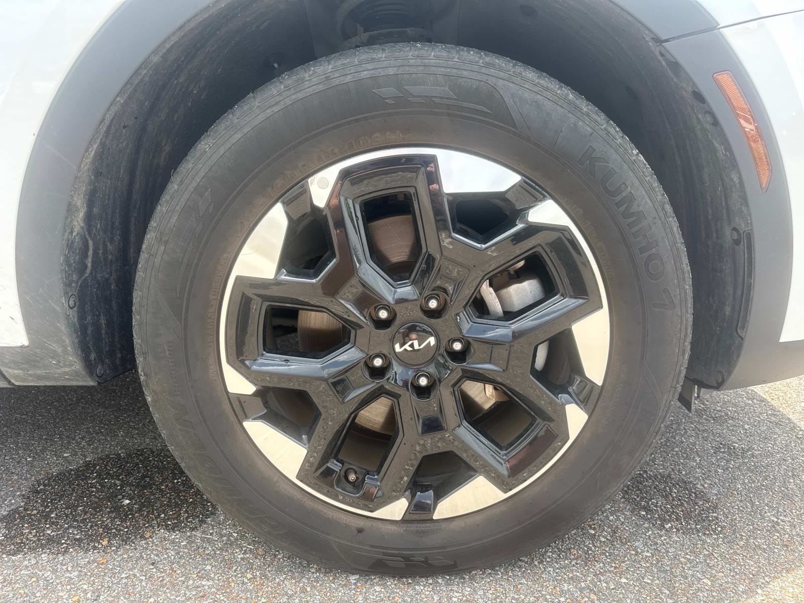 2024 Kia Sorento S photo 4