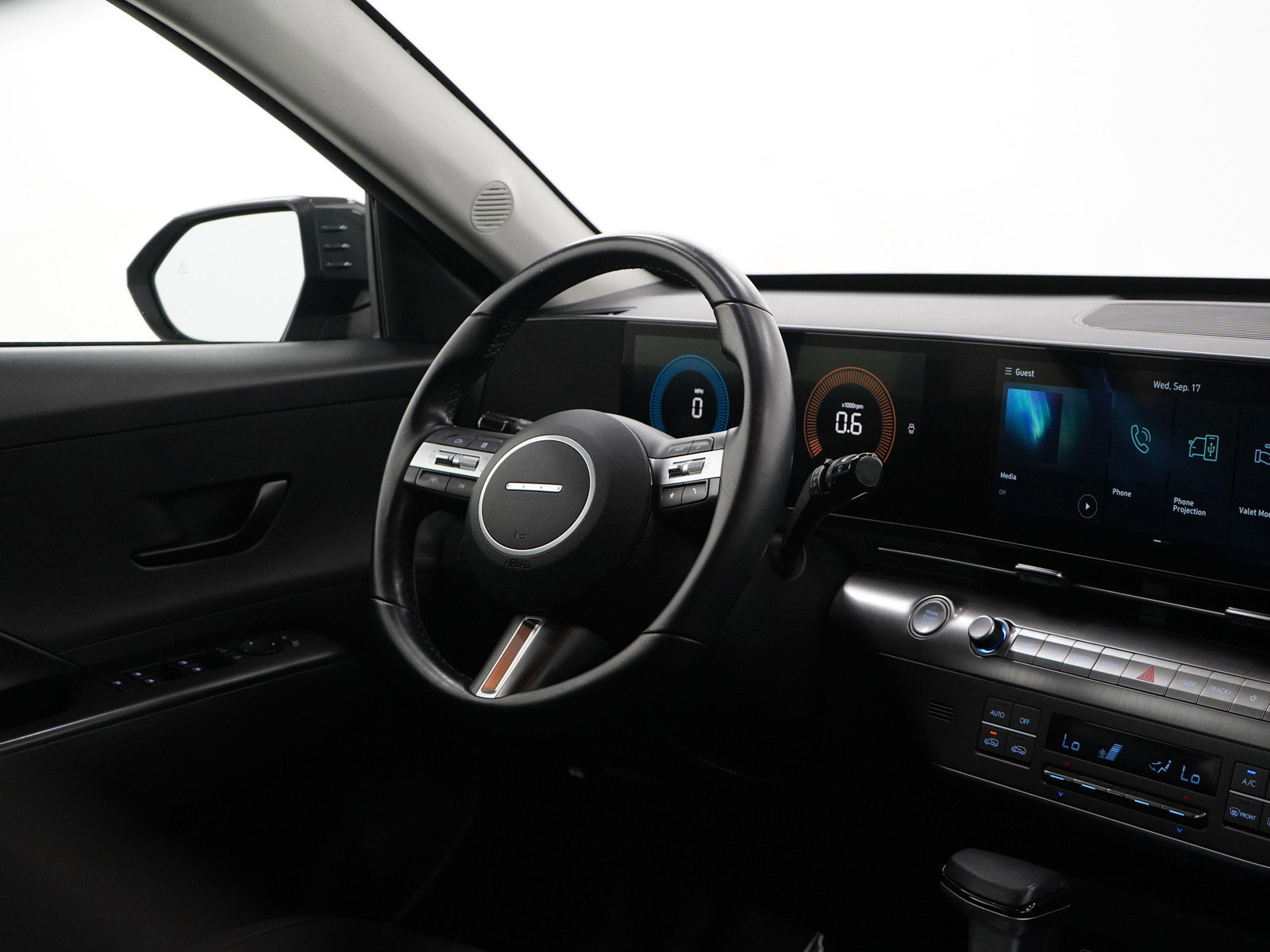 2024 Hyundai Kona SEL photo 11
