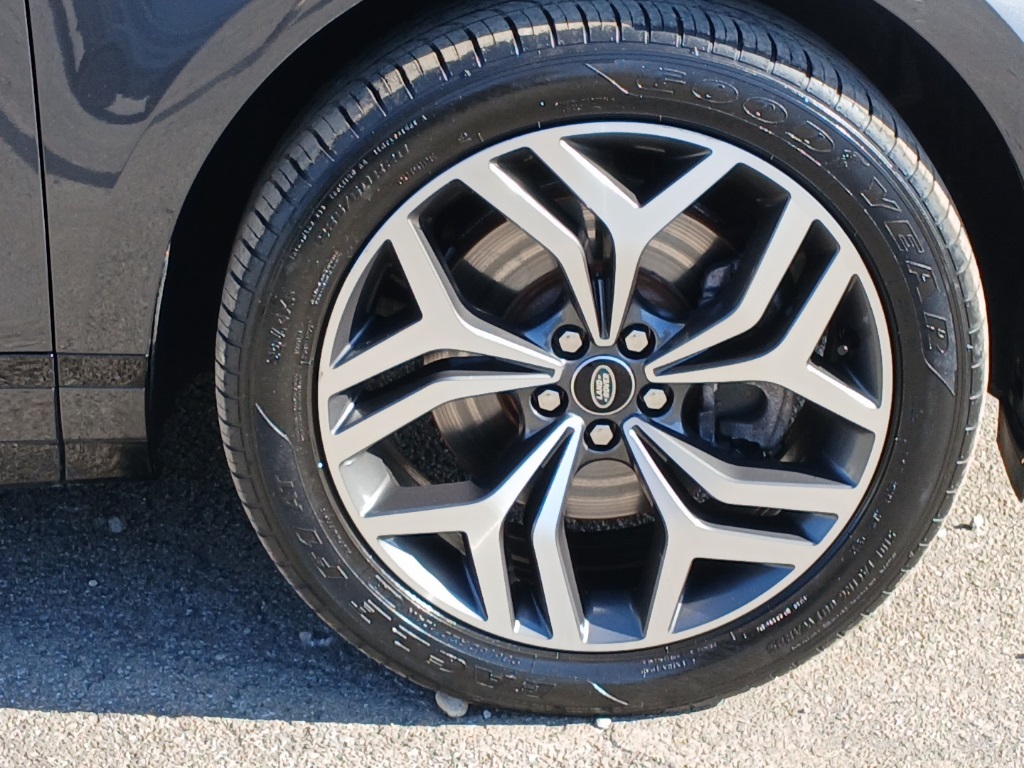 2022 Land Rover Range Rover Evoque R-Dynamic SE photo 21