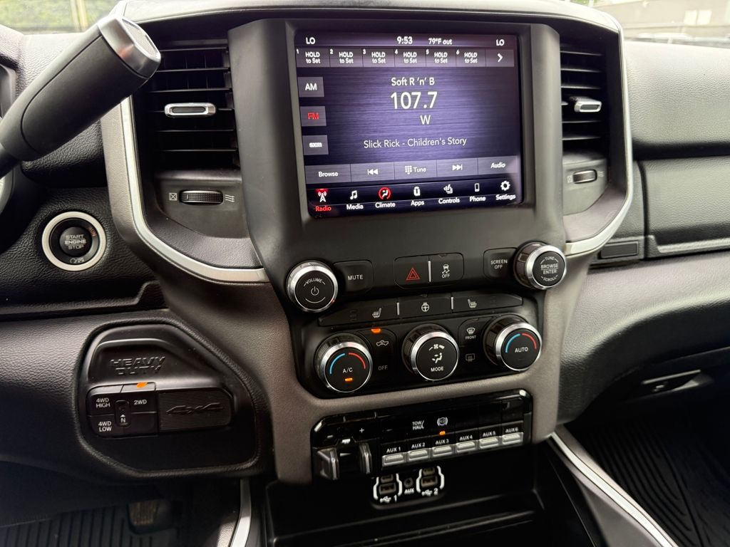 2020 Ram 3500 SLT photo 18