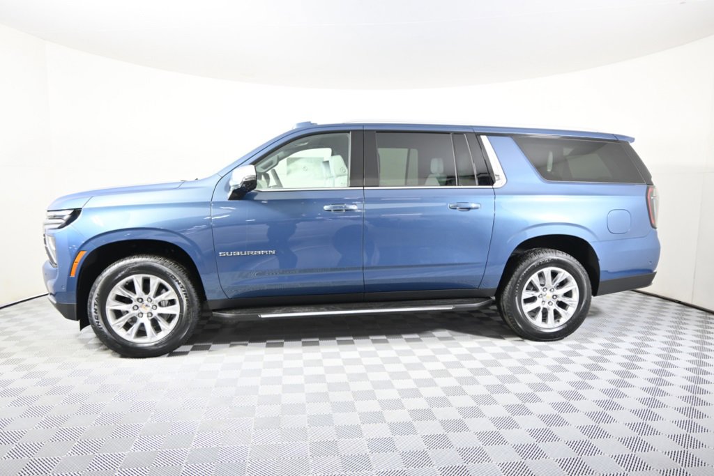 2025 Chevrolet Suburban Premier photo 2