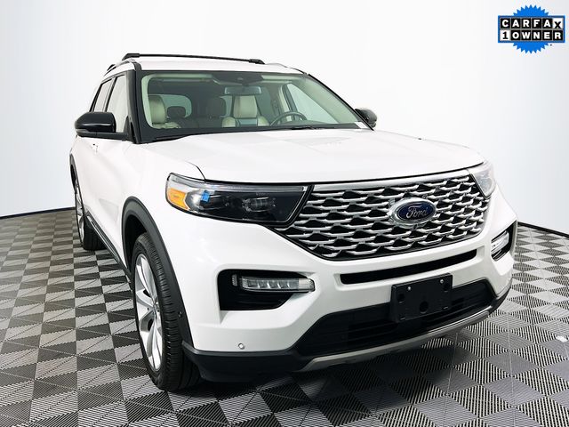 2022 Ford Explorer Platinum's photo