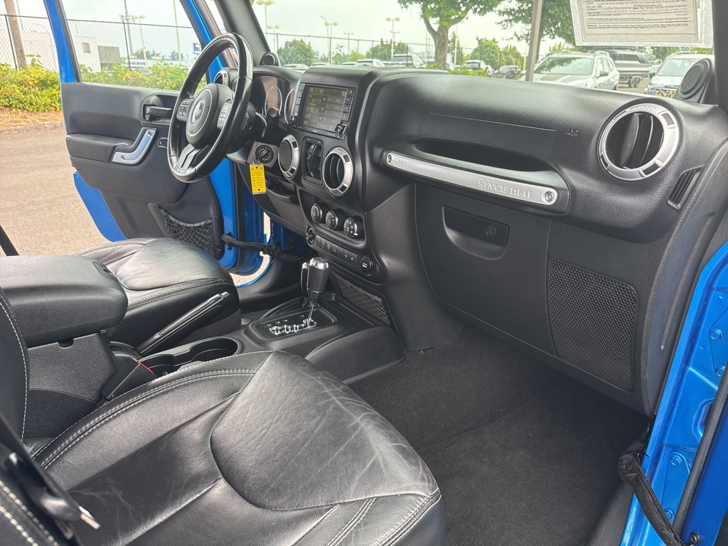 2014 Jeep Wrangler Unlimited Rubicon photo 28