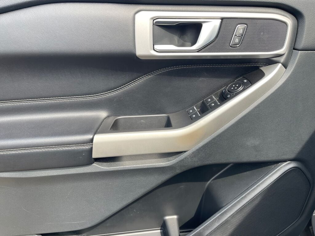 2022 Ford Explorer XLT photo 10