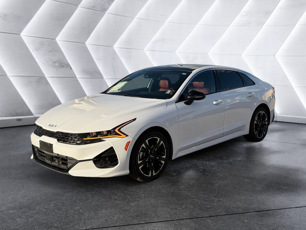2024 Kia K5 GT-Line photo 3