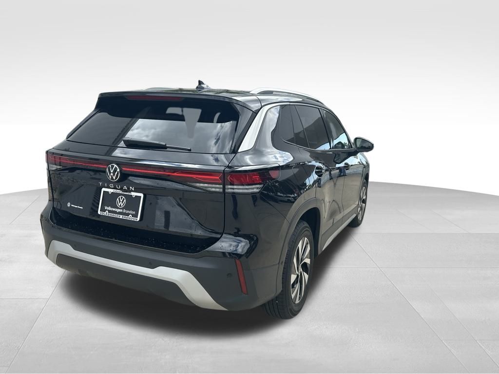 2025 Volkswagen Tiguan S photo 3