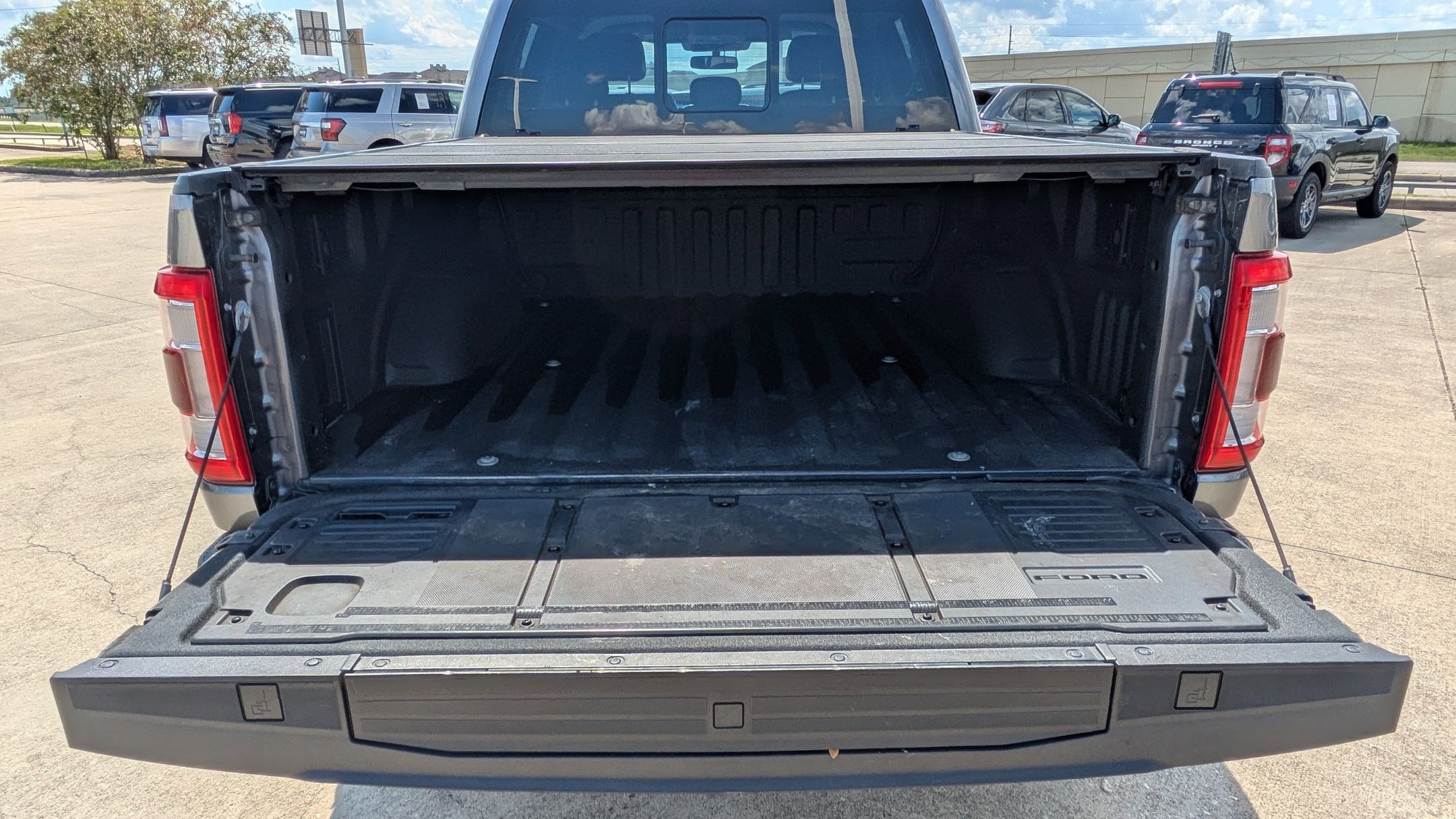 2021 Ford F-150 Lariat photo 28