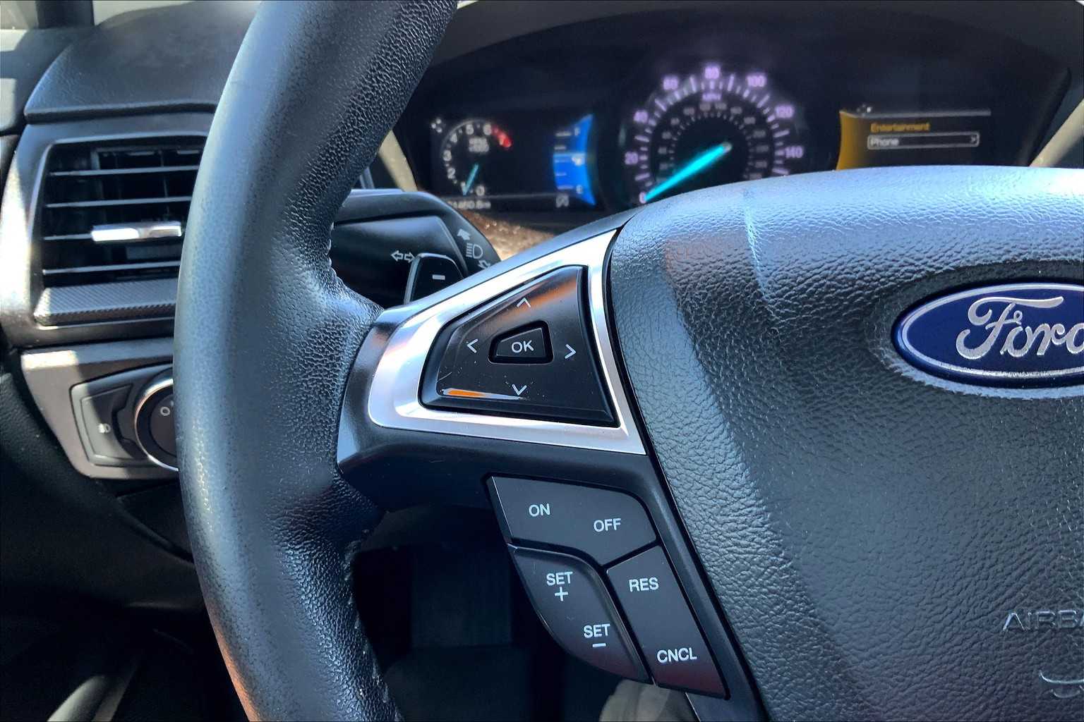 2018 Ford Fusion SE photo 20