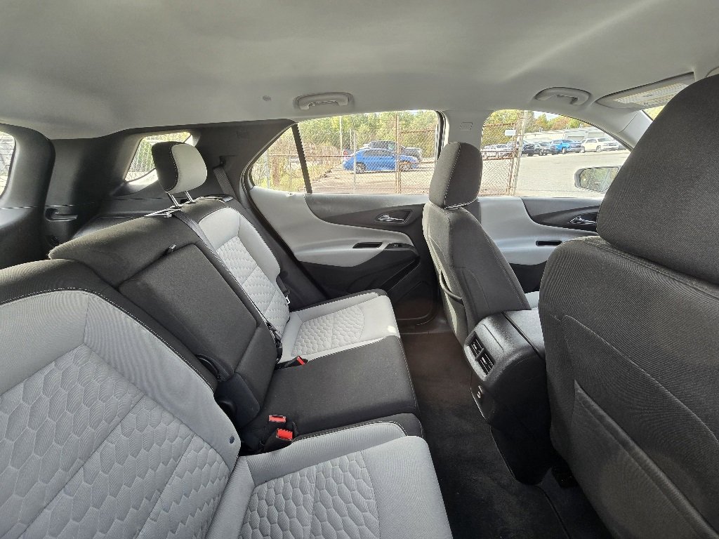2020 Chevrolet Equinox LS photo 4