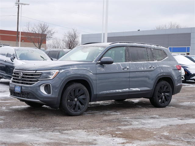 2025 Volkswagen Atlas SE Technology photo 2