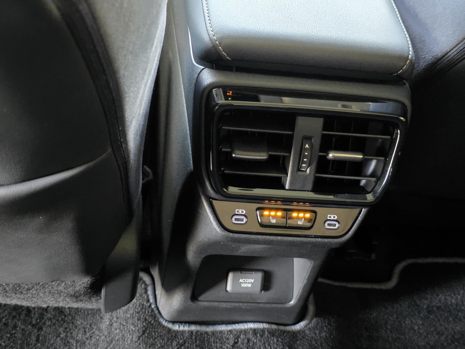 2023 Lexus RZ 450e Luxury photo 12