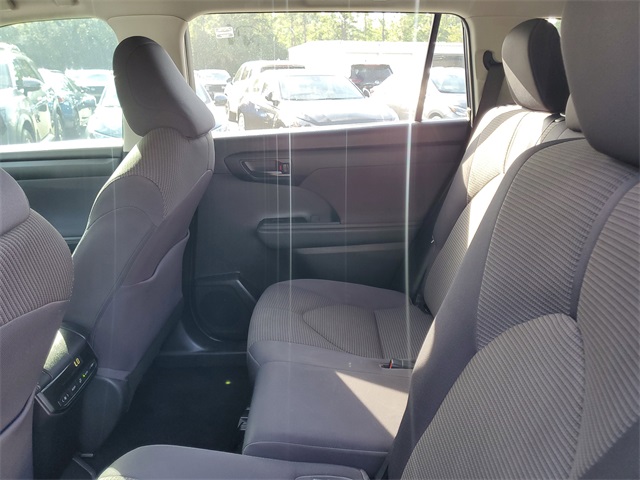 2022 Toyota Highlander L photo 26