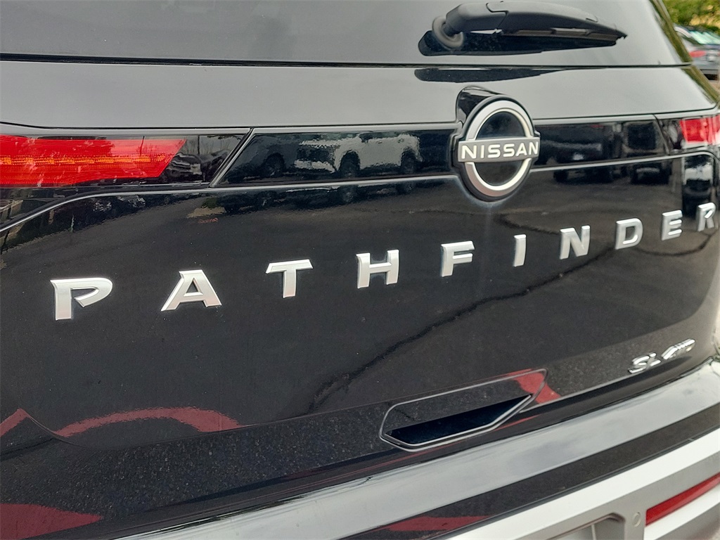 2023 Nissan Pathfinder SL photo 6
