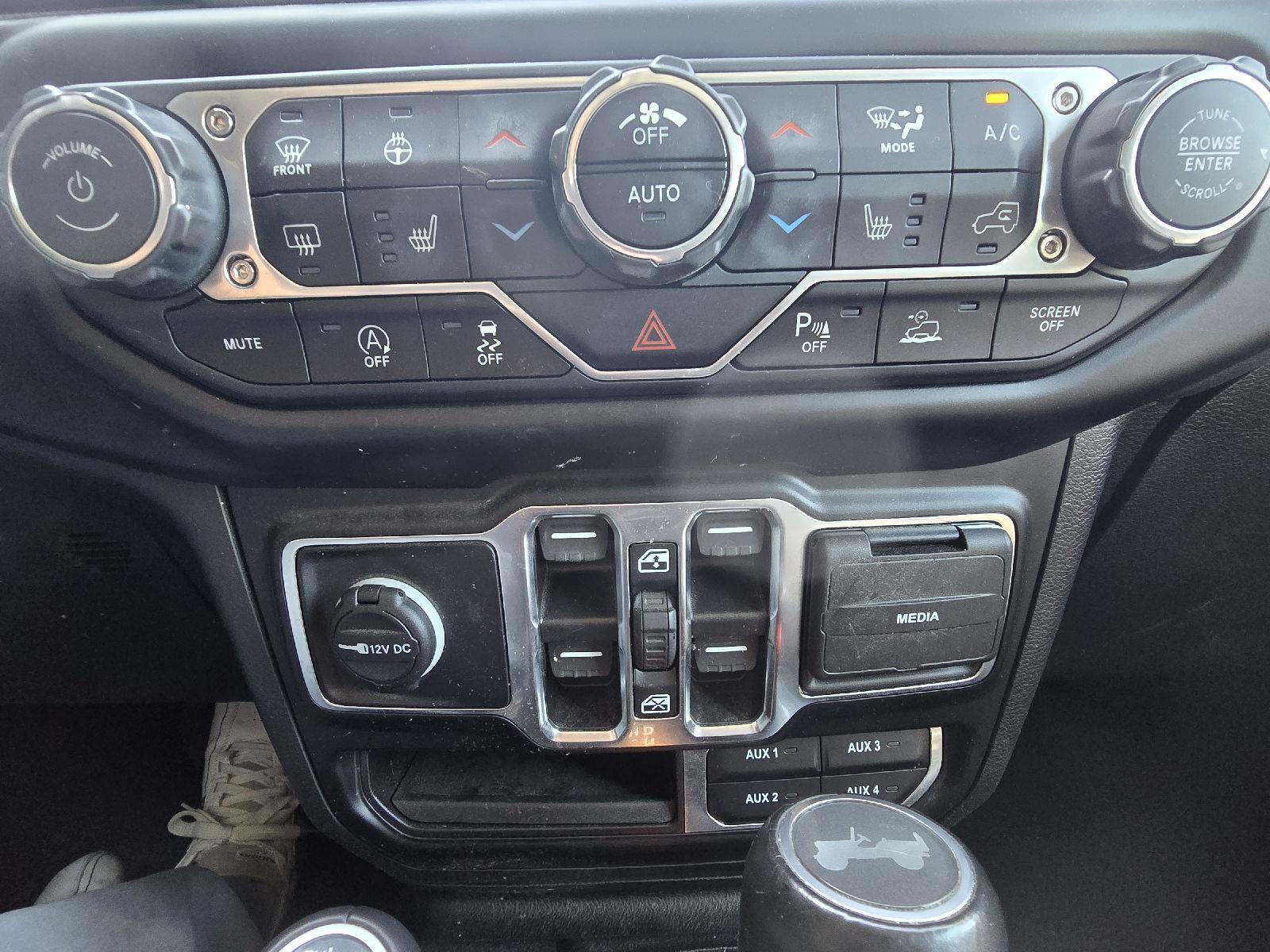2022 Jeep Wrangler Unlimited Sahara photo 17
