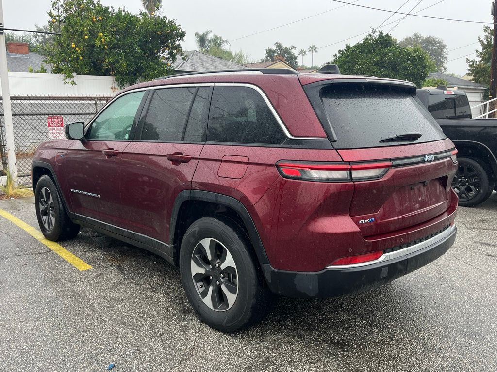 2023 Jeep Cherokee Base photo 4