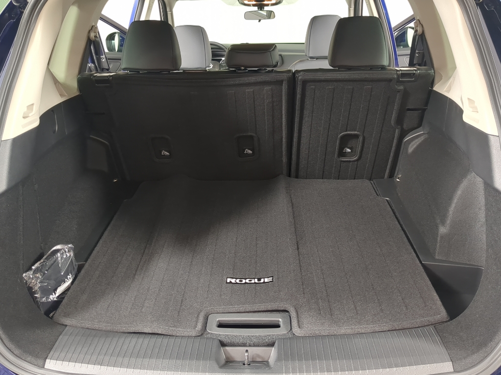 2026 Nissan Rogue SV photo 9