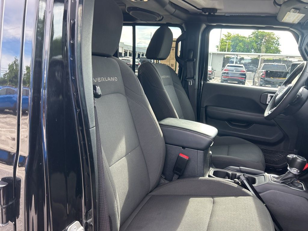 2023 Jeep Gladiator Overland photo 21