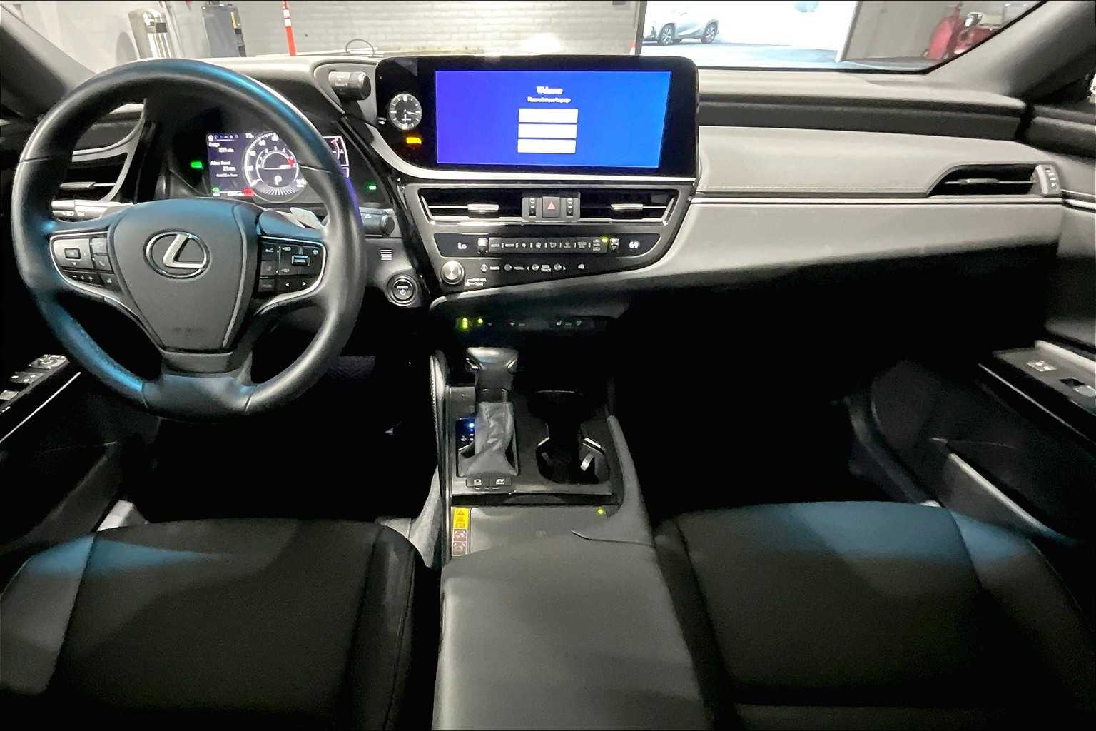 2025 Lexus ES Premium photo 14