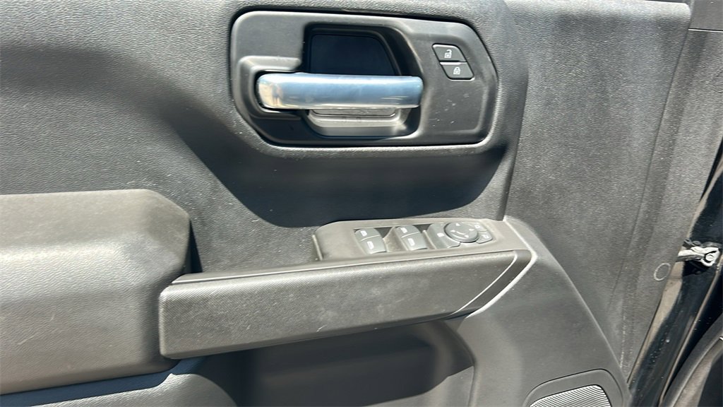 2021 Chevrolet Silverado 1500 Custom photo 15