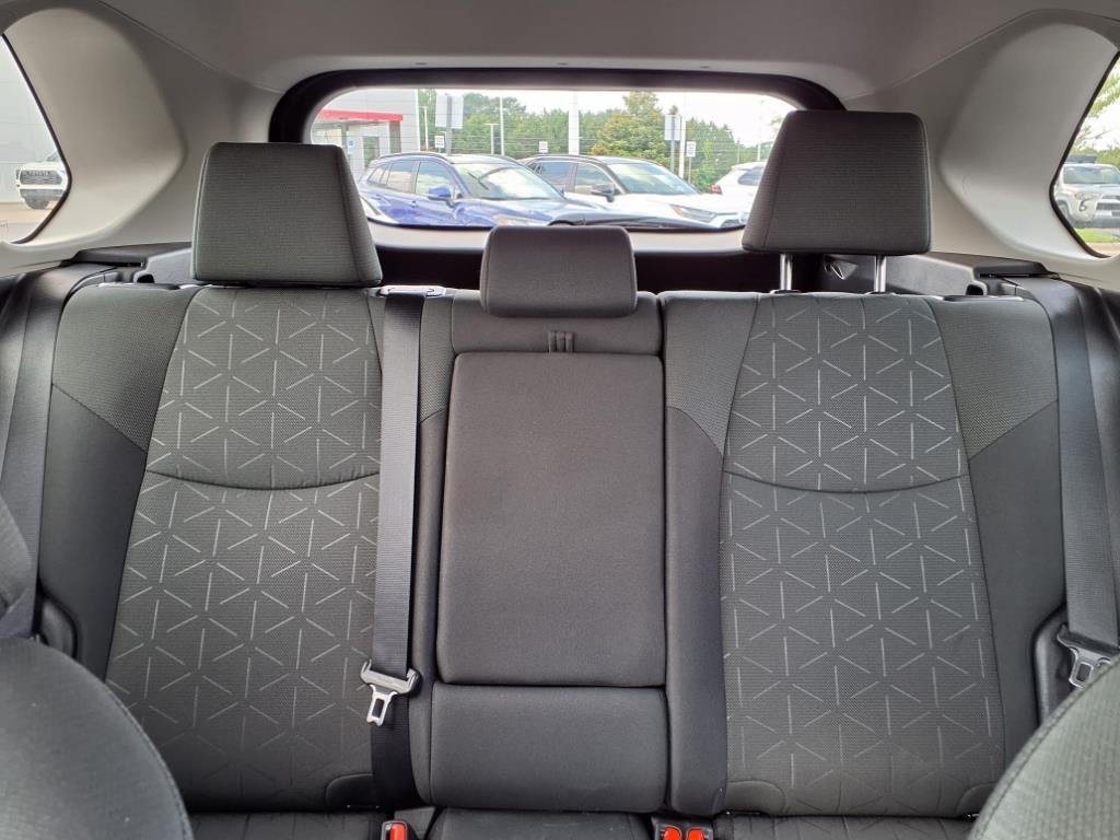 2024 Toyota RAV4 XLE photo 13