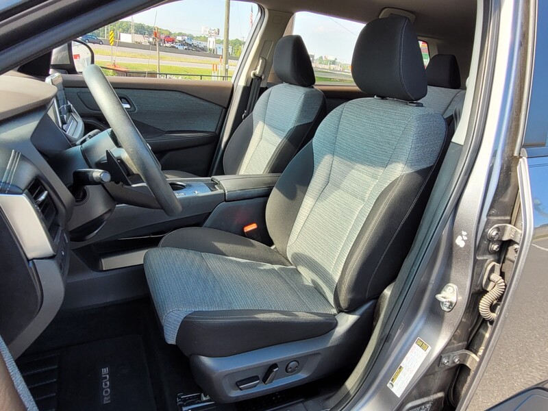 2023 Nissan Rogue SV photo 5