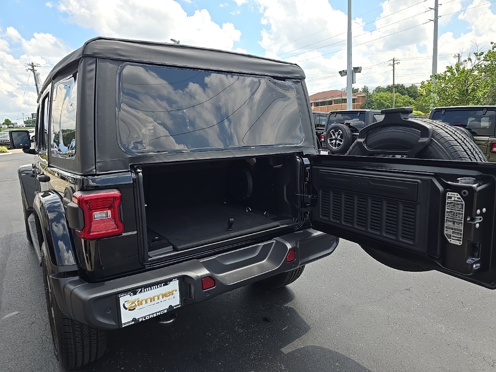 2025 Jeep Wrangler Sahara photo 16