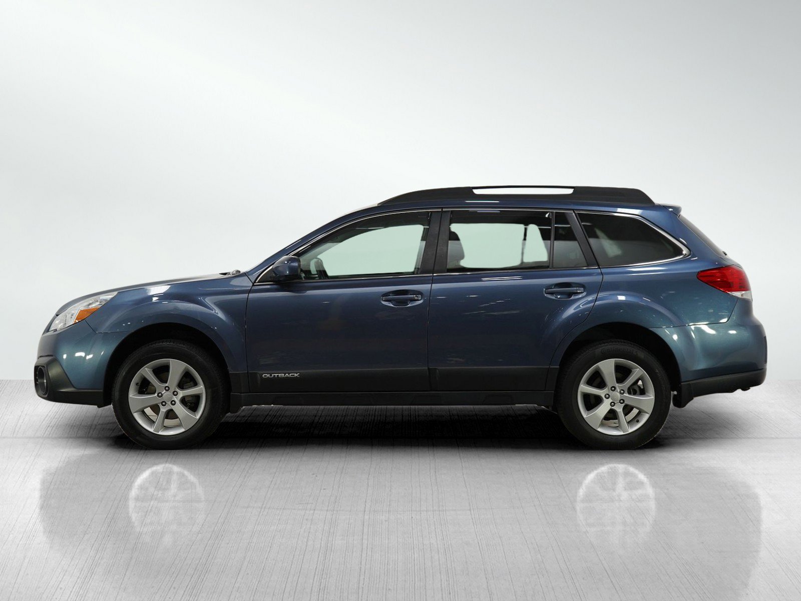 Used 2013 Subaru Outback Premium with VIN 4S4BRCCC9D3206908 for sale in Burnsville, Minnesota