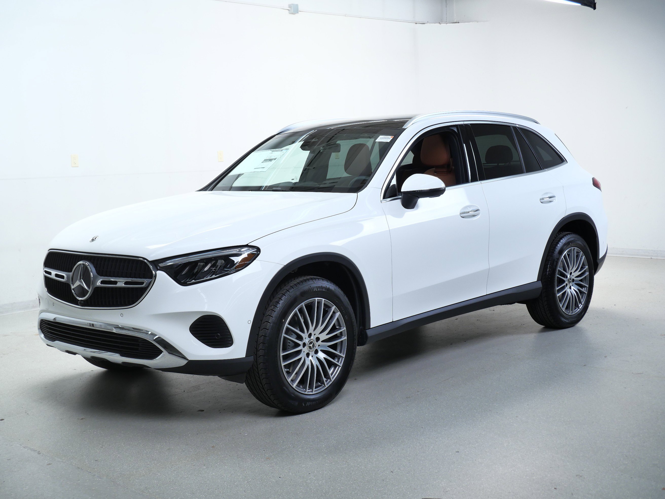 2026 Mercedes Benz GLC 300 4MATIC photo 3