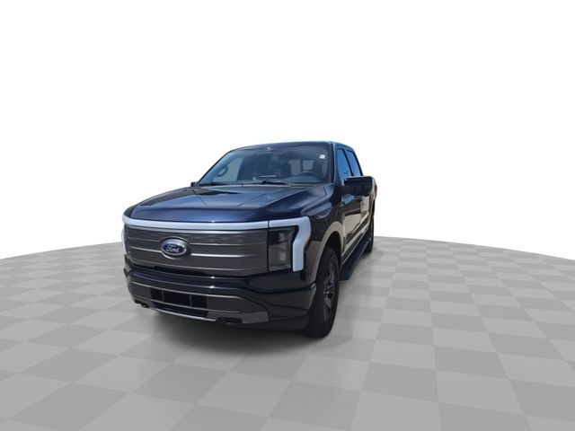 2023 Ford F-150 Lightning Lariat photo 3