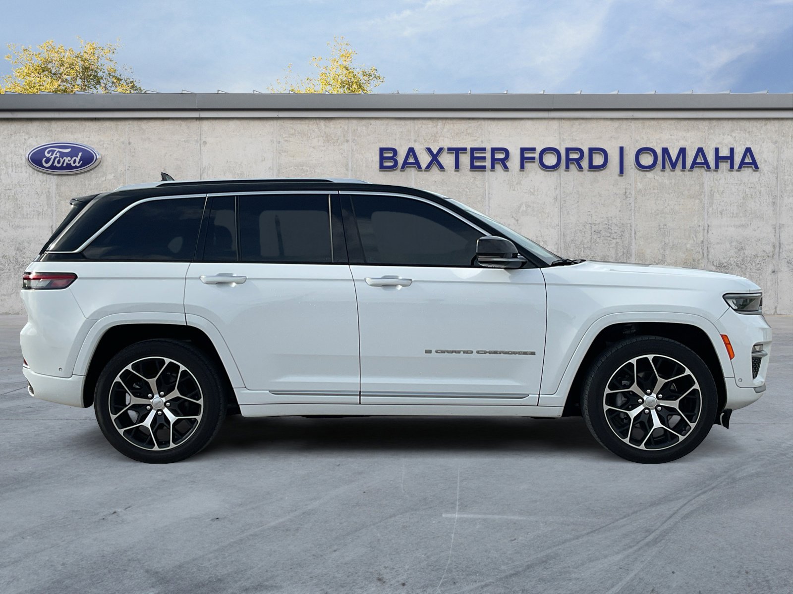 2022 Jeep Grand Cherokee Summit photo 16