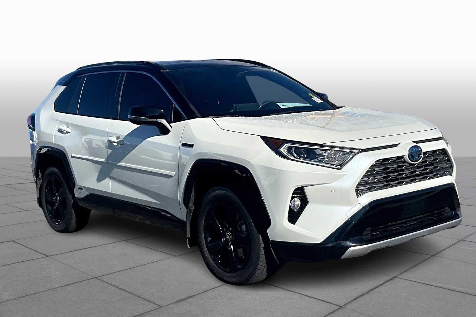 2021 Toyota RAV4 Hybrid XSE photo 2