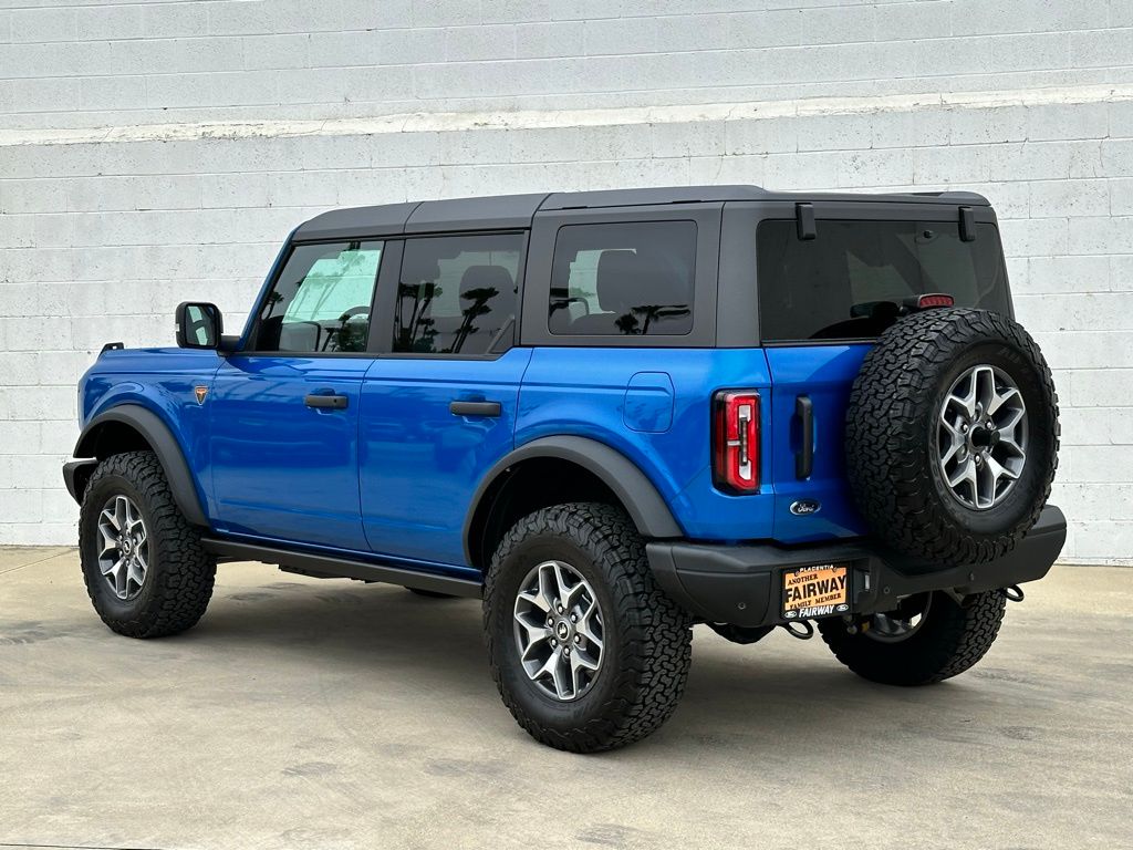 2025 Ford Bronco Badlands photo 3