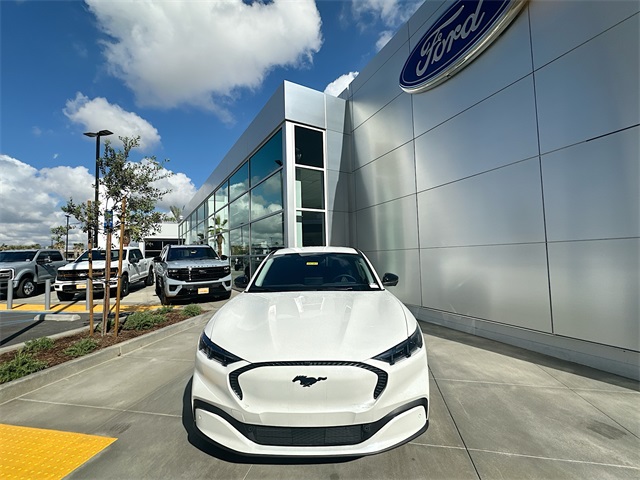 2025 Ford Mustang Mach-E Select photo 2