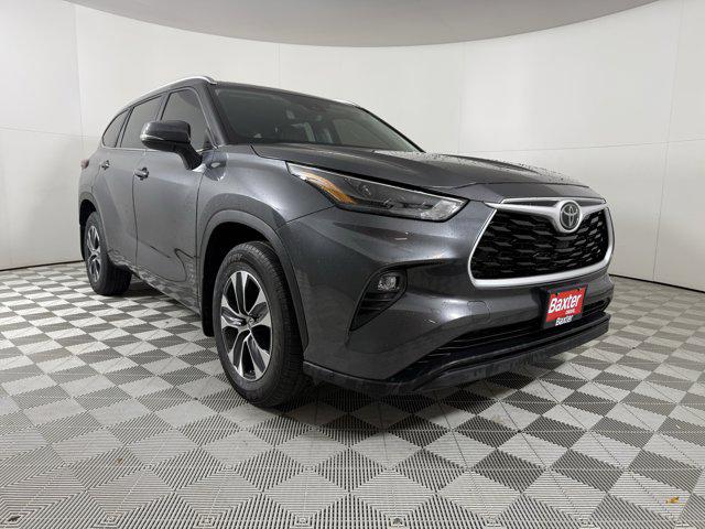 2023 Toyota Highlander XLE's photo