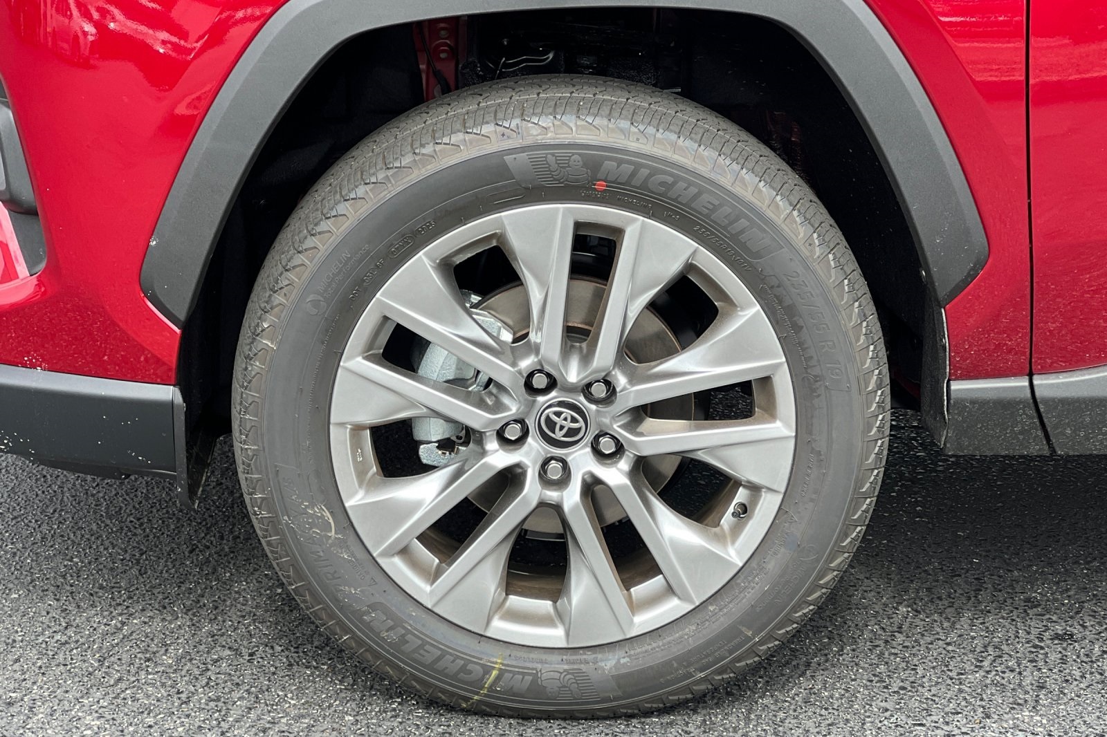 2025 Toyota RAV4 XLE Premium photo 32
