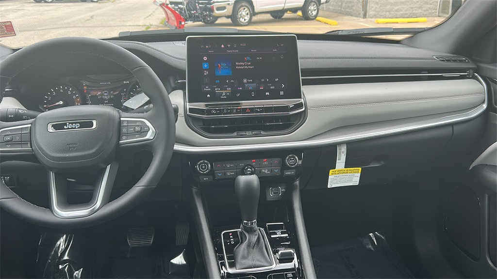 2025 Jeep Compass Limited photo 23