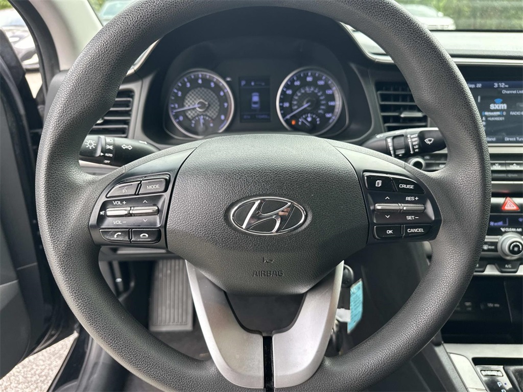 2020 Hyundai Elantra SEL photo 20
